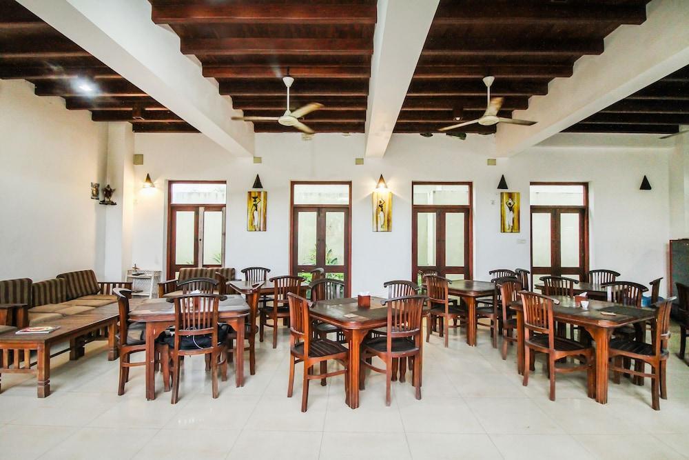 نيجومبو Ceylonica Beach Hotel المظهر الخارجي الصورة