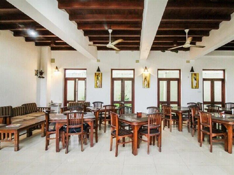 نيجومبو Ceylonica Beach Hotel المظهر الخارجي الصورة