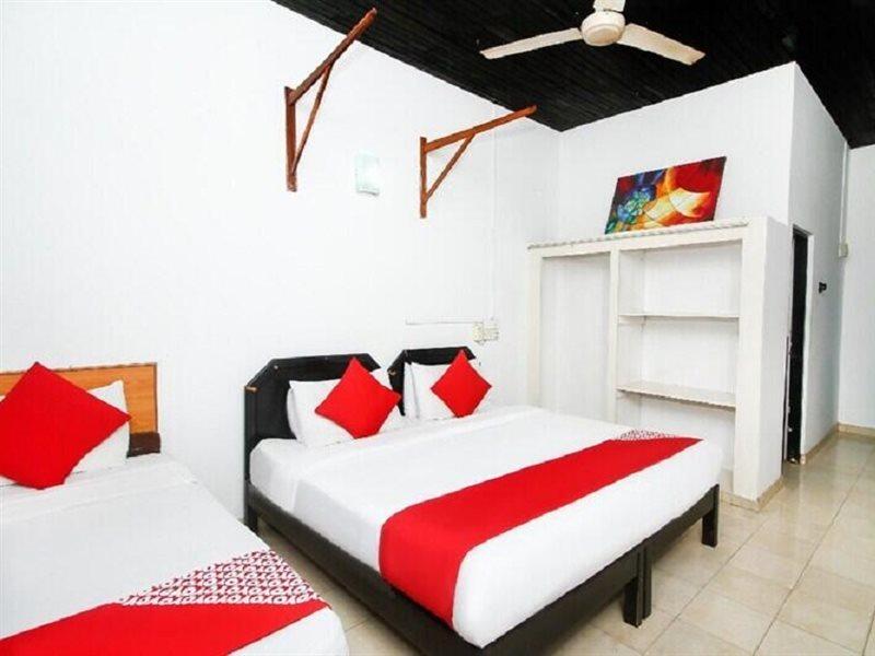 نيجومبو Ceylonica Beach Hotel المظهر الخارجي الصورة
