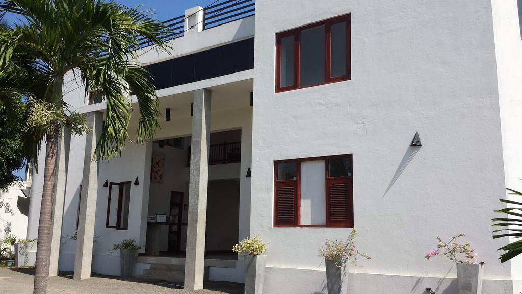 نيجومبو Ceylonica Beach Hotel المظهر الخارجي الصورة